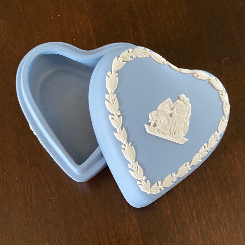 Wedgwood Jasperware Heart Shaped Trinket Box